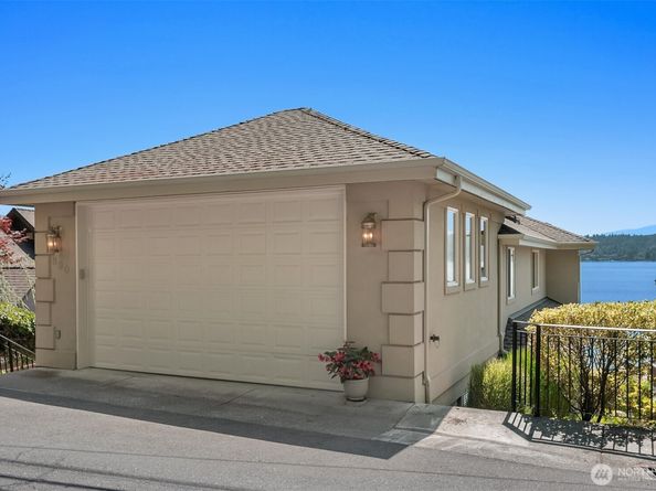 830 W Lake Sammamish Parkway NE, Bellevue WA 98008