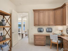 830 W Lake Sammamish Parkway NE, Bellevue WA 98008