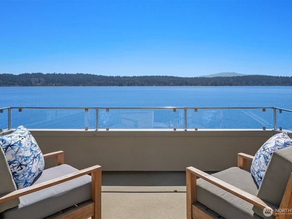 830 W Lake Sammamish Parkway NE, Bellevue WA 98008