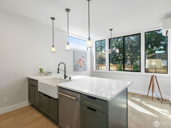 10713 2nd Avenue NW, Seattle WA 98177