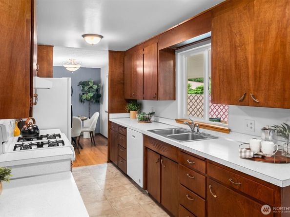 13819 139th Avenue SE, Renton WA 98059