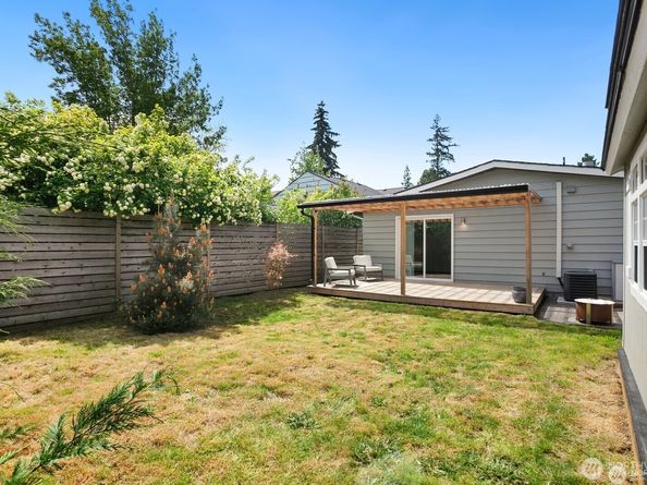 8826 10th Avenue SW, Seattle WA 98106