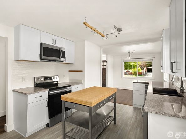 8826 10th Avenue SW, Seattle WA 98106
