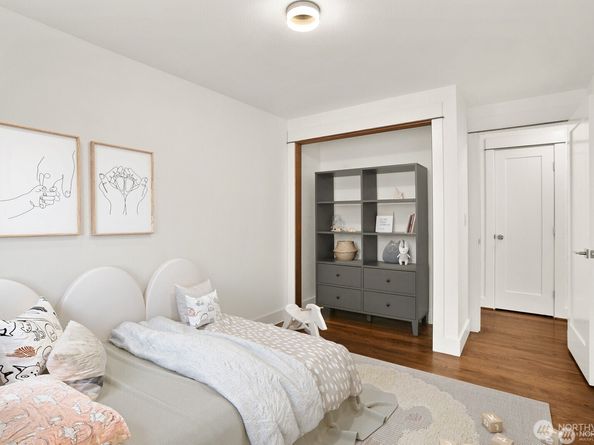 8826 10th Avenue SW, Seattle WA 98106