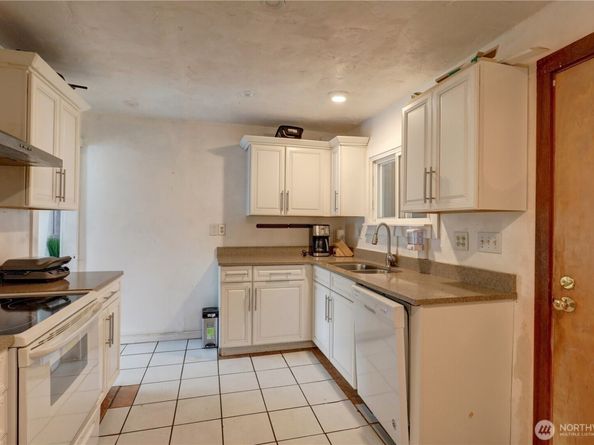 20705 13th Avenue S, SeaTac WA 98198