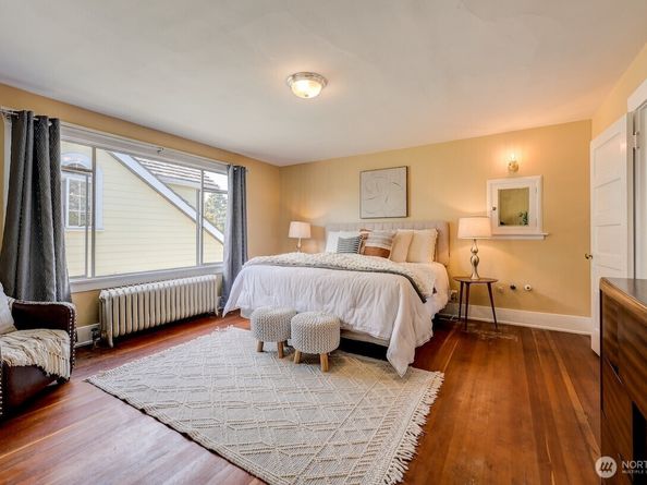 1638 Palm Avenue SW, Seattle WA 98116