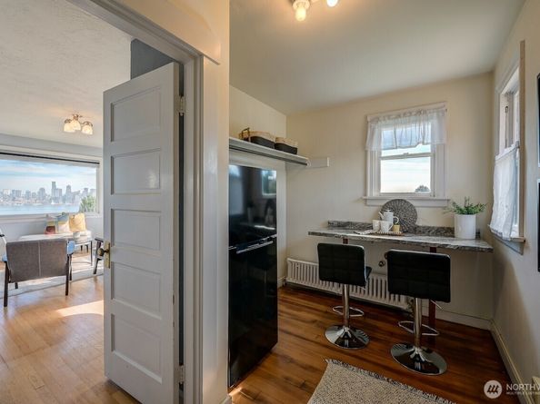 1638 Palm Avenue SW, Seattle WA 98116