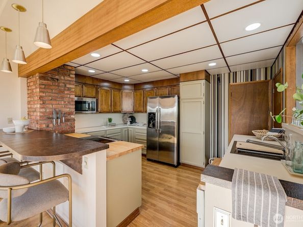 1638 Palm Avenue SW, Seattle WA 98116