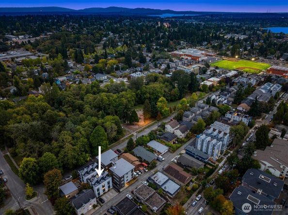 9553 Ashworth Avenue N B, Seattle WA 98103