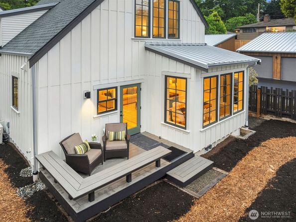 2218 NE 125th Street, Seattle WA 98125