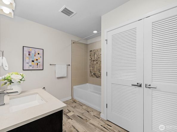 3300 NE 65th Street 219, Seattle WA 98115