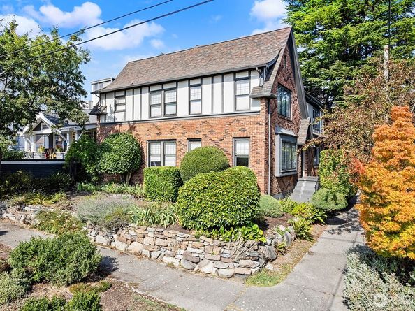 4903 Linden Avenue N 3, Seattle WA 98103
