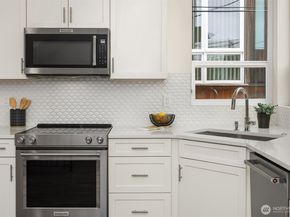 5210 B Brooklyn Avenue NE, Seattle WA 98105