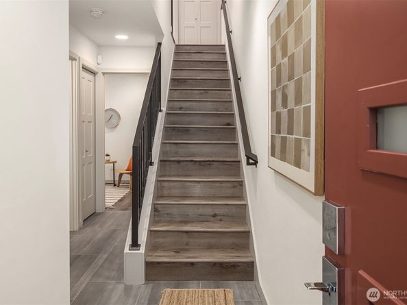 5210 B Brooklyn Avenue NE, Seattle WA 98105