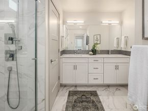 5210 B Brooklyn Avenue NE, Seattle WA 98105