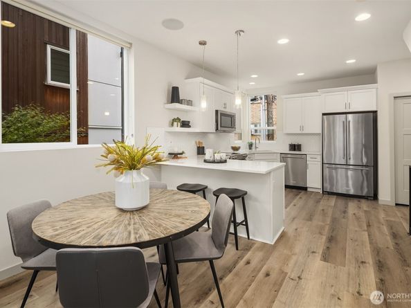 5210 B Brooklyn Avenue NE, Seattle WA 98105