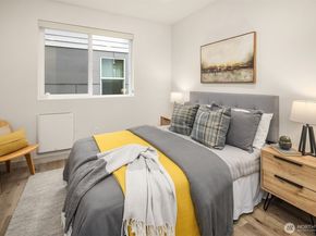 5210 B Brooklyn Avenue NE, Seattle WA 98105