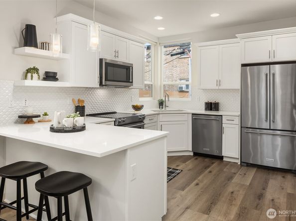 5210 B Brooklyn Avenue NE, Seattle WA 98105