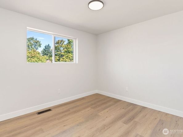 11602 SE 210th Place, Kent WA 98031
