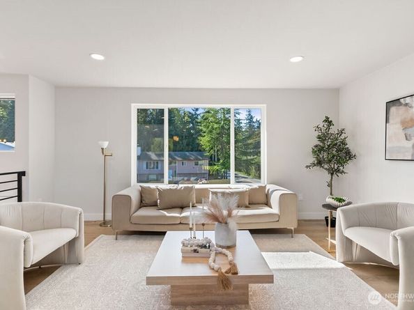 11602 SE 210th Place, Kent WA 98031