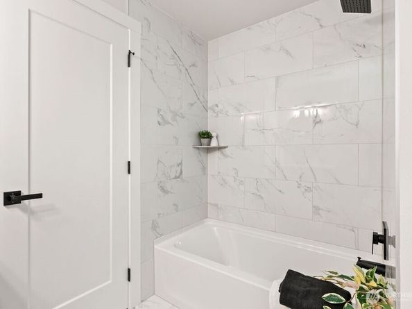 11602 SE 210th Place, Kent WA 98031