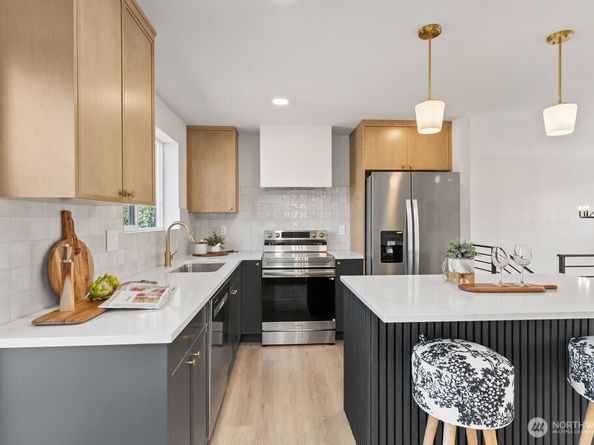 11602 SE 210th Place, Kent WA 98031