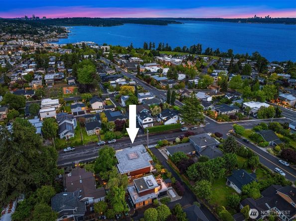 122 10th Avenue, Kirkland WA 98033