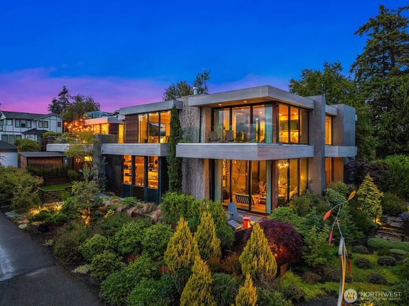 122 10th Avenue, Kirkland WA 98033