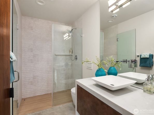 122 10th Avenue, Kirkland WA 98033