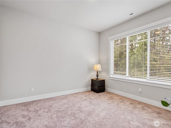 7230 NE 129th St, Kirkland WA 98034