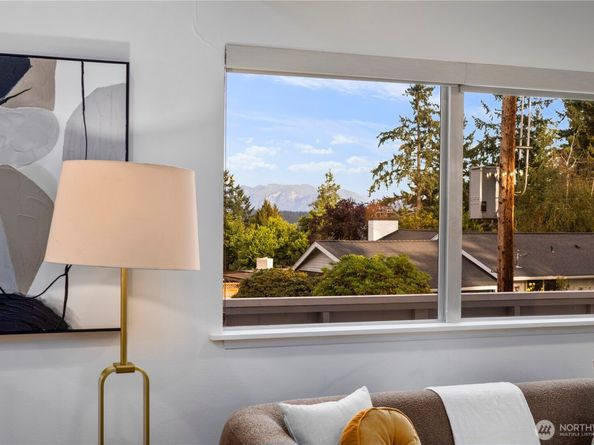201 165th Avenue NE, Bellevue WA 98008