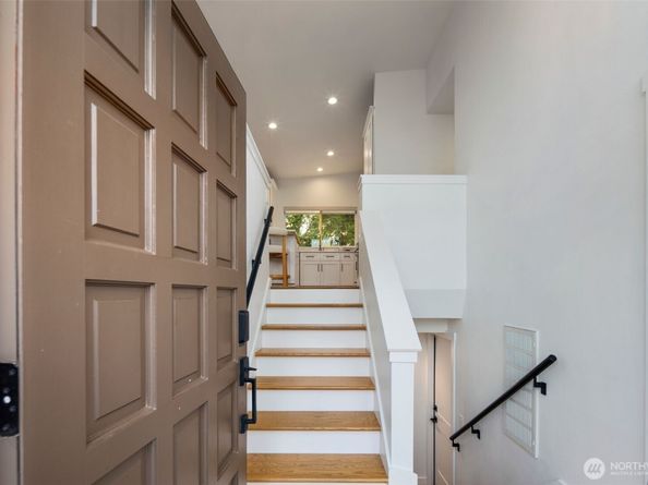 201 165th Avenue NE, Bellevue WA 98008