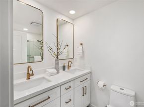 201 165th Avenue NE, Bellevue WA 98008