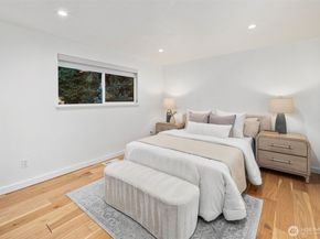 201 165th Avenue NE, Bellevue WA 98008