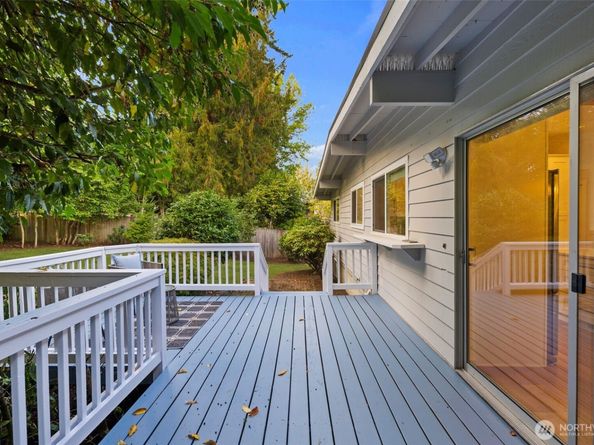 201 165th Avenue NE, Bellevue WA 98008