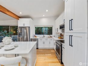 201 165th Avenue NE, Bellevue WA 98008