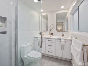 201 165th Avenue NE, Bellevue WA 98008