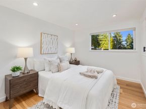 201 165th Avenue NE, Bellevue WA 98008