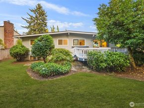 201 165th Avenue NE, Bellevue WA 98008