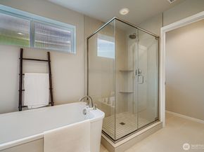 13530 NE 128th Place, Kirkland WA 98034