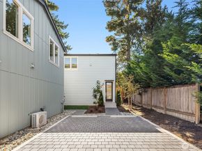 641 18th Avenue W, Kirkland WA 98033