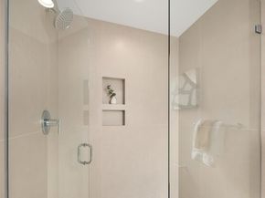 641 18th Avenue W, Kirkland WA 98033