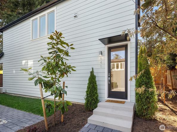 641 18th Avenue W, Kirkland WA 98033
