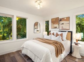 641 18th Avenue W, Kirkland WA 98033