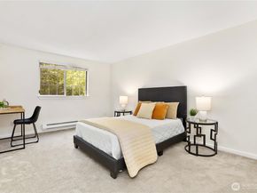 215 9th Street D204, Kirkland WA 98033