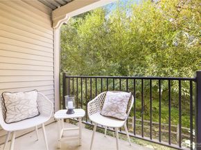 215 9th Street D204, Kirkland WA 98033