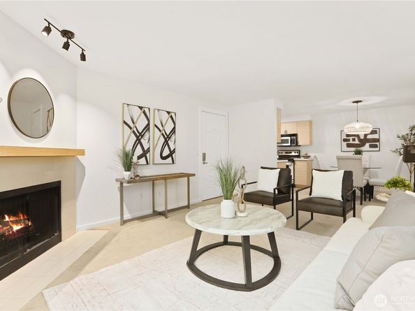 215 9th Street D204, Kirkland WA 98033