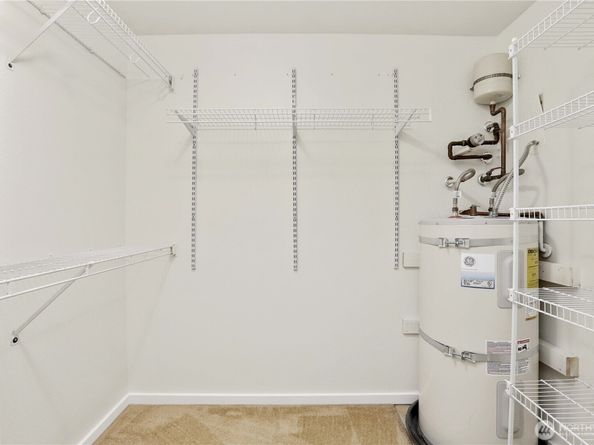 215 9th Street D204, Kirkland WA 98033