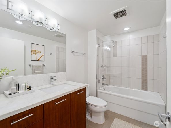 2911 2nd Avenue 1117, Seattle WA 98121