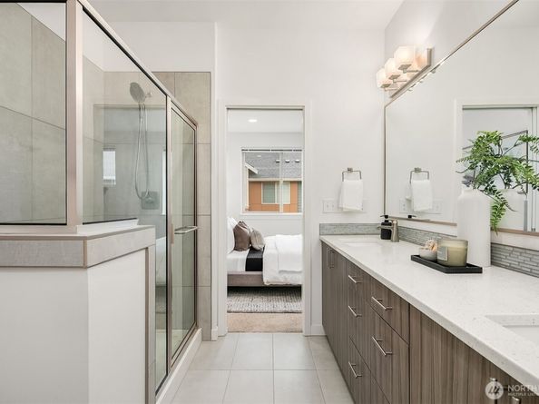 15768 NE 14th Ter, Bellevue WA 98008